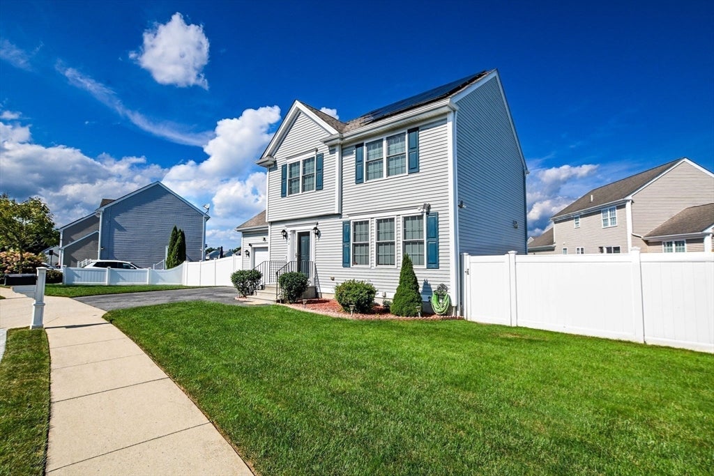 92 Tarkiln Pl, New Bedford, MA, 92 Tarkiln Pl, New Bedford, MA Photo #2