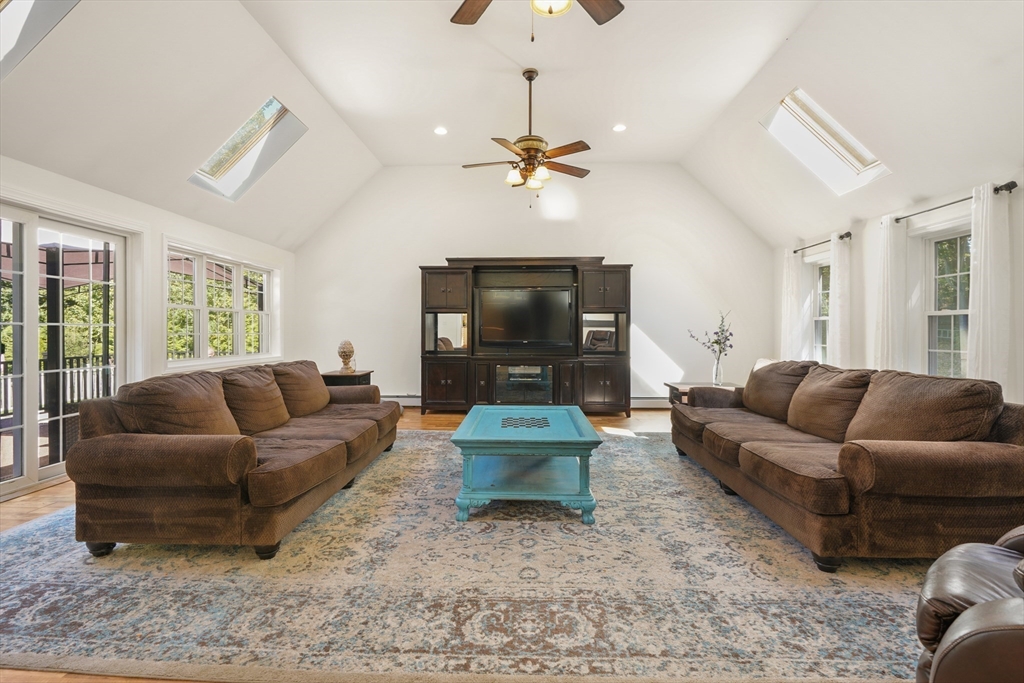 207 Oak Ridge