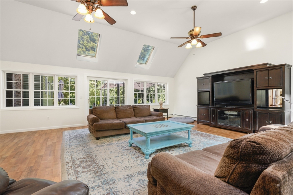 207 Oak Ridge