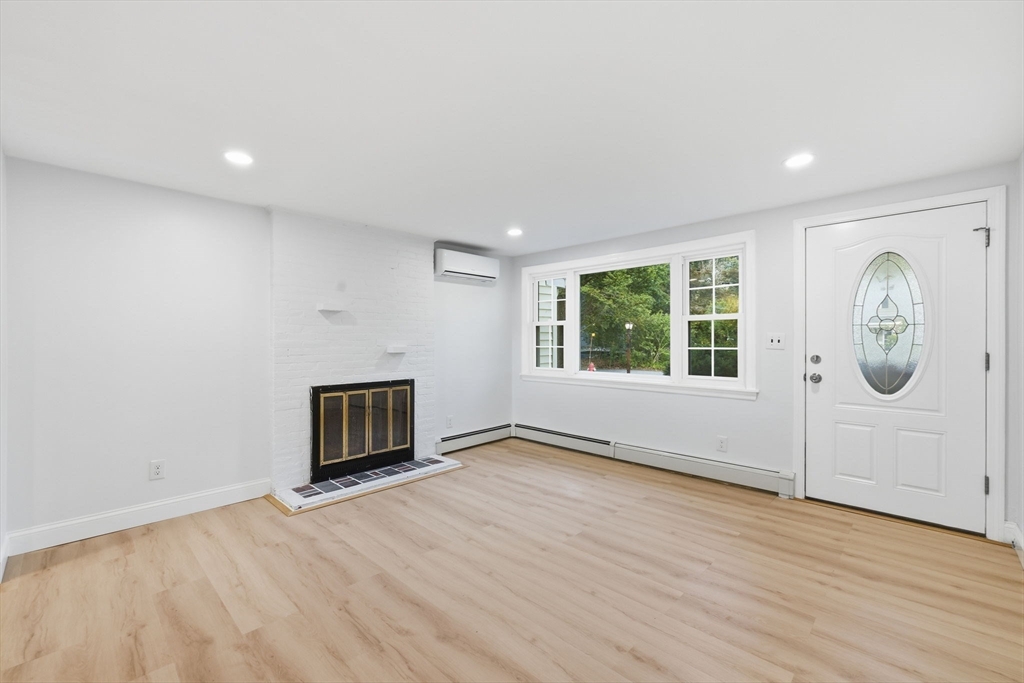 4 Lawrence Rd