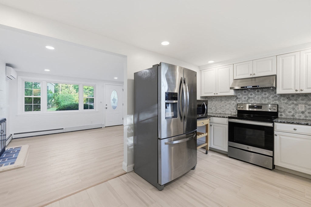 4 Lawrence Rd, Wayland, MA Photo #10