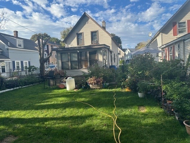 24 Litchfield St