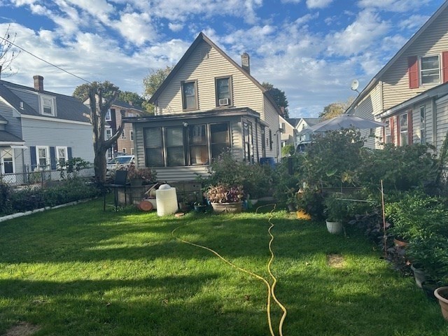 24 Litchfield St