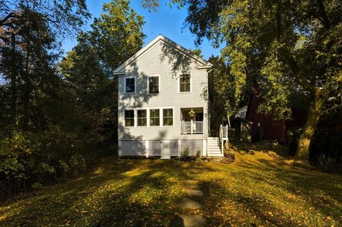 8 Wood St Groveland MA 01834