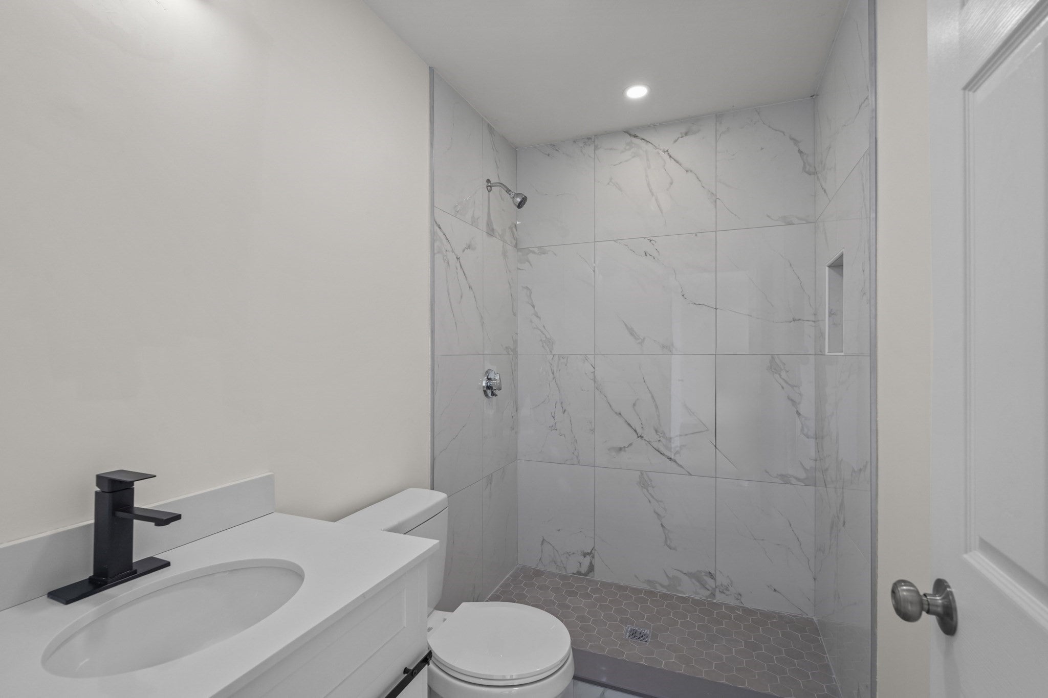 25 Lebanon St #D, Fall River, MA Photo #8