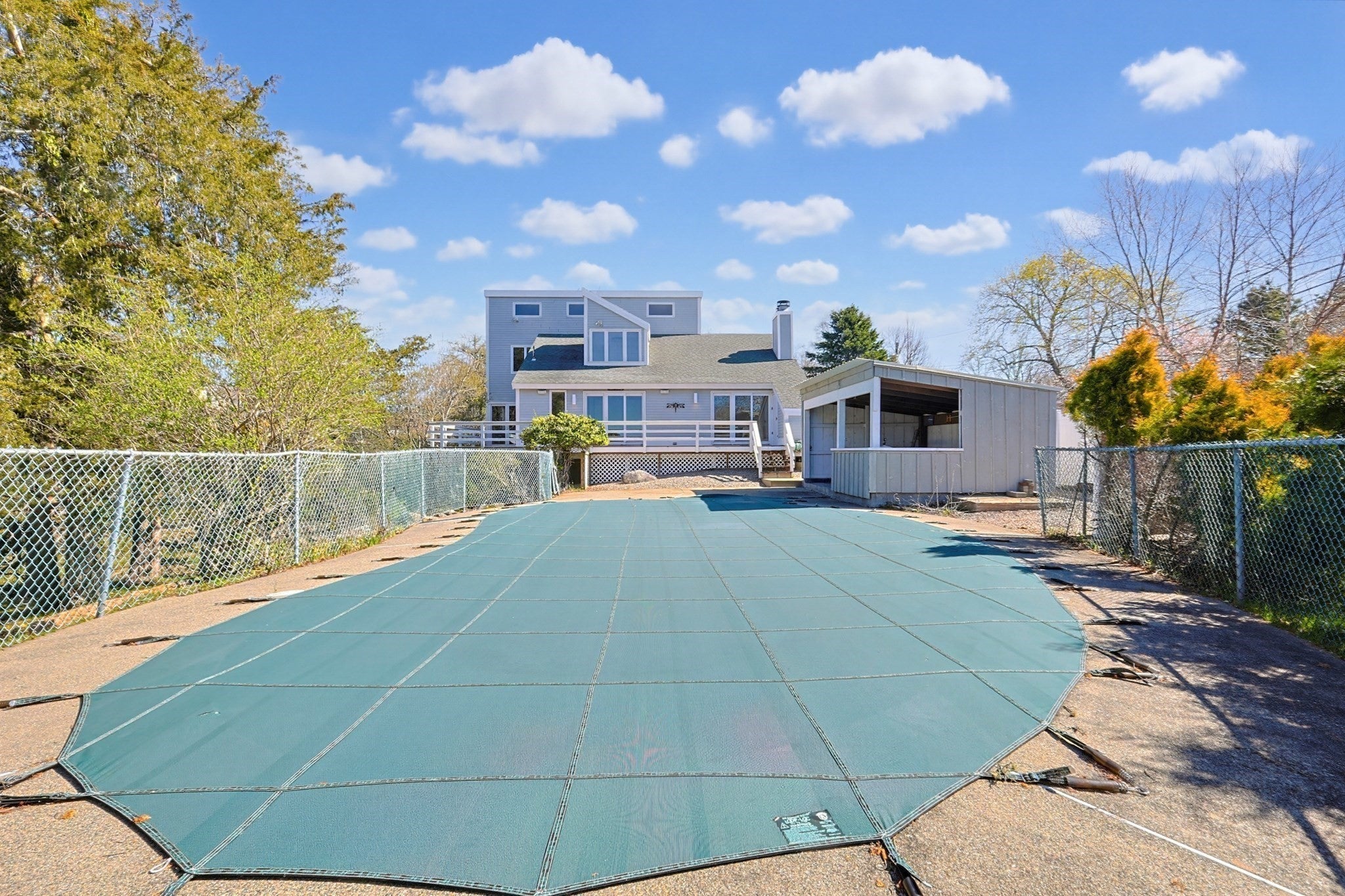 11 Stoney Brook Ln