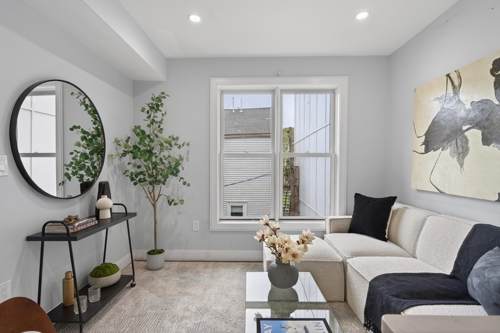 221 Paris St 1