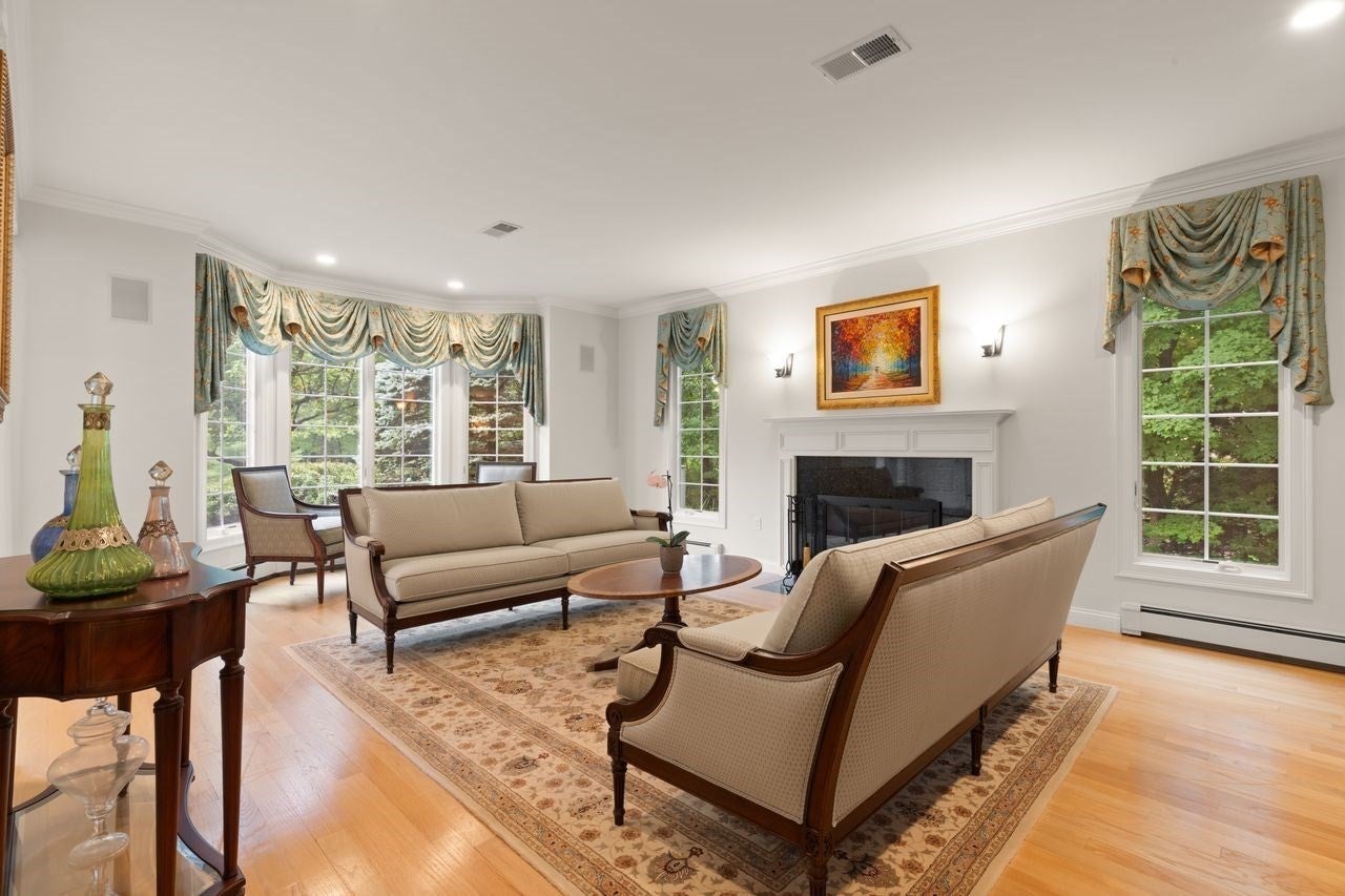 66 Eisenhower Dr