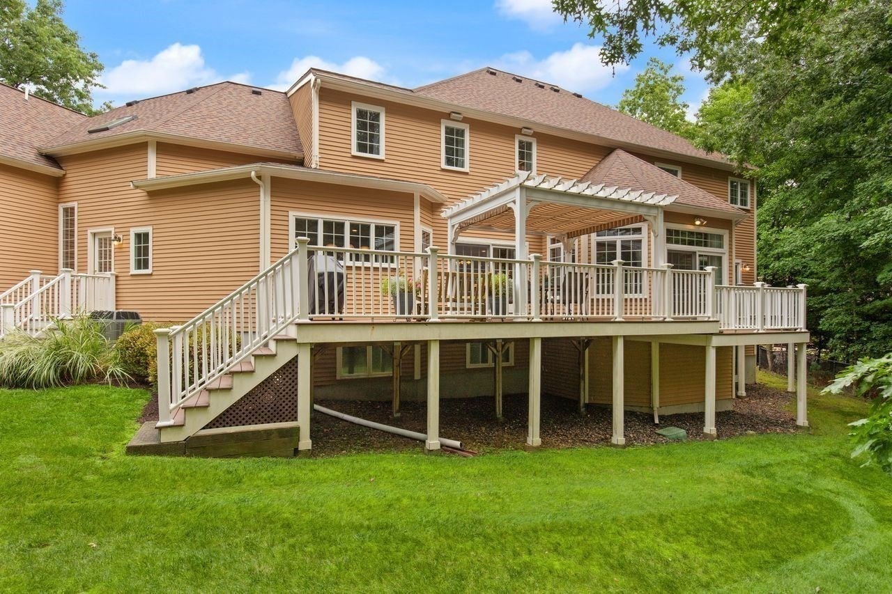 66 Eisenhower Dr, Sharon, MA, 66 Eisenhower Dr, Sharon, MA Photo #35