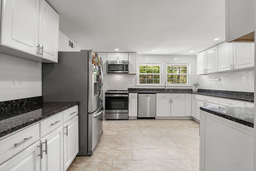 26 Winifred Ave, Worcester, MA Photo #6