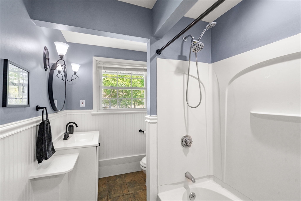 26 Winifred Ave, Worcester, MA Photo #14