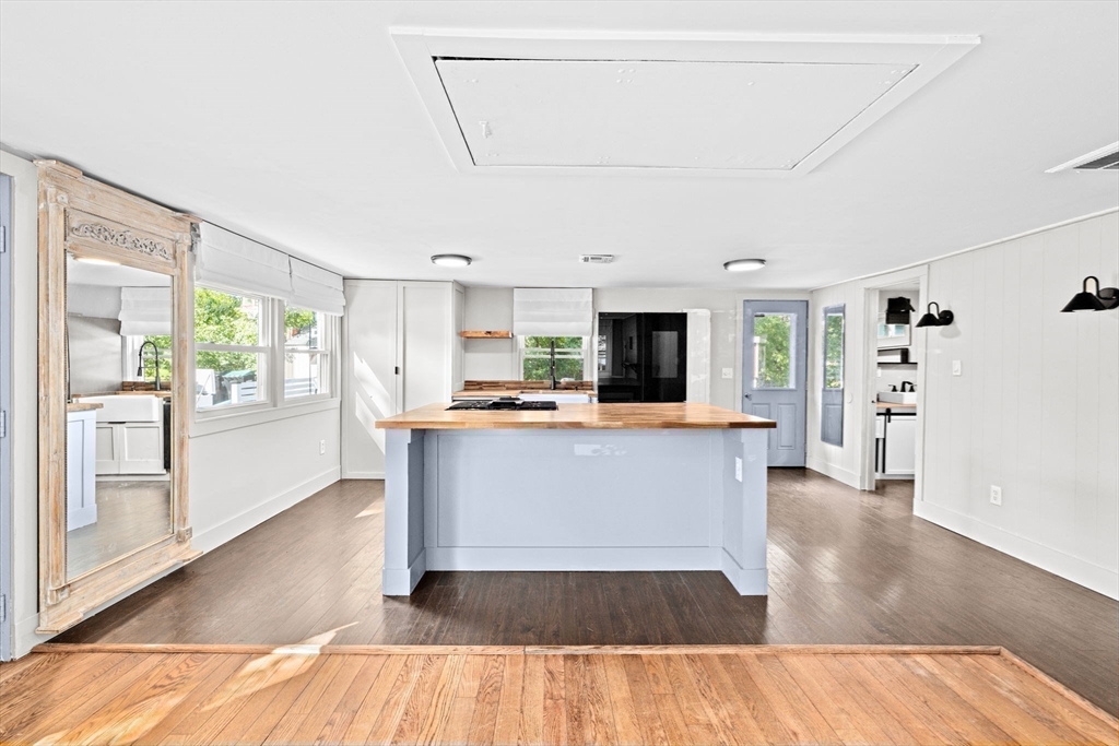 10 Lake Shore Avenue