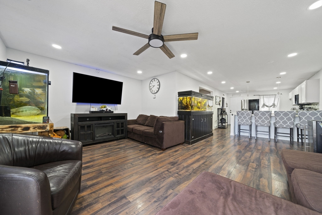 168 Hart St 22