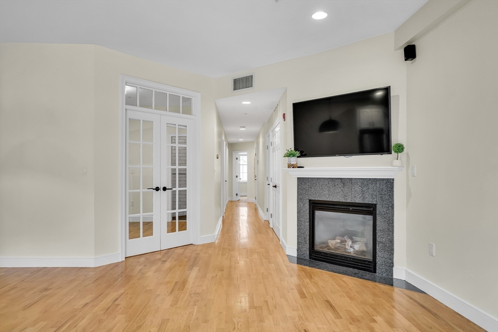 381 W Broadway 4
