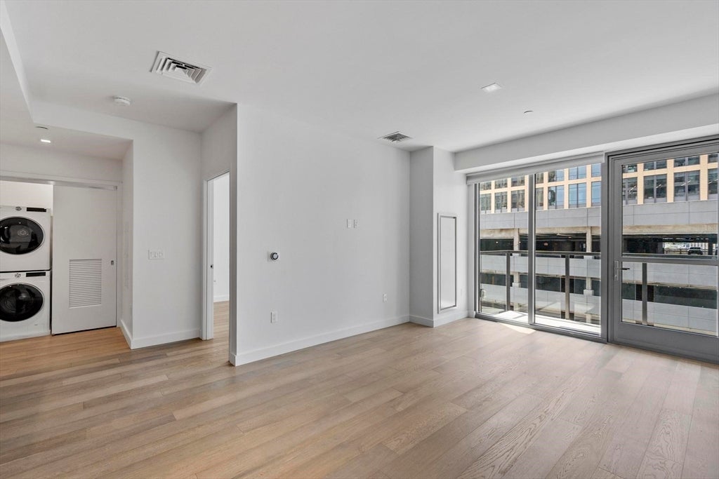 375 Canal St 703