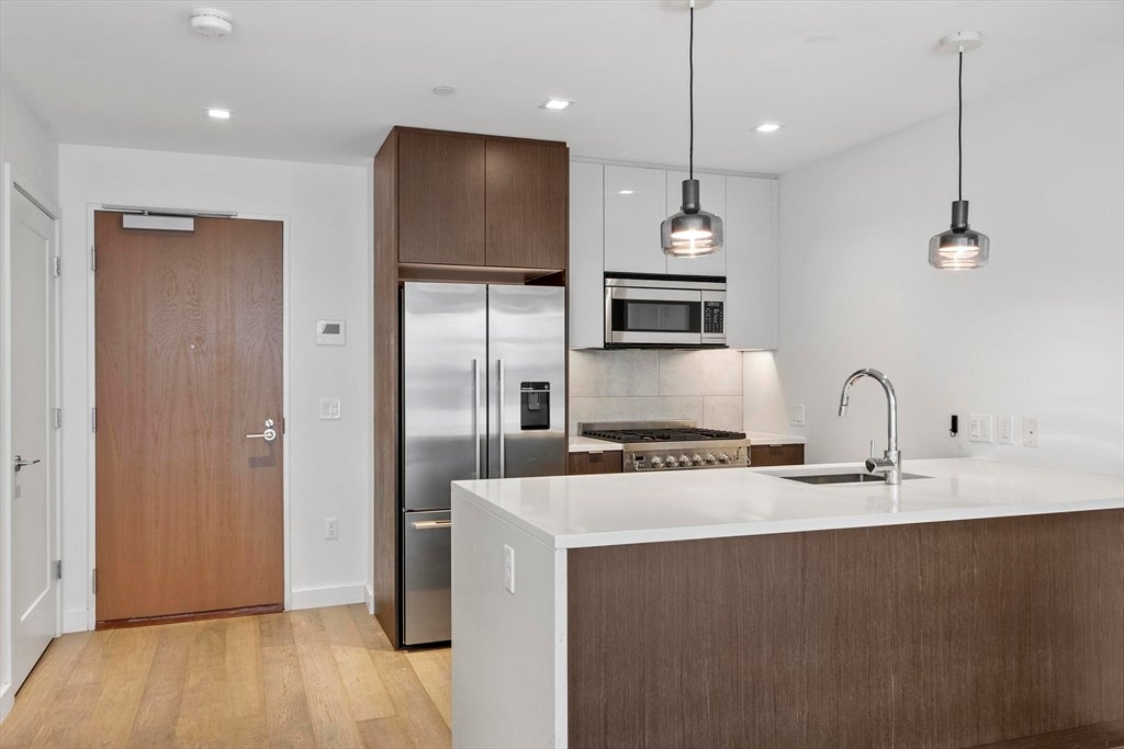 375 Canal St 703