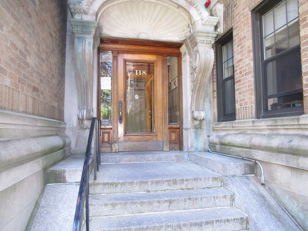 118 Riverway 8