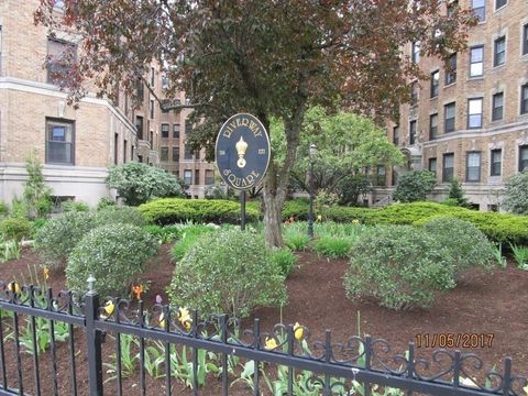 Photo of 118 Riverway #8, Boston, MA 02215 (MLS # 73522827)