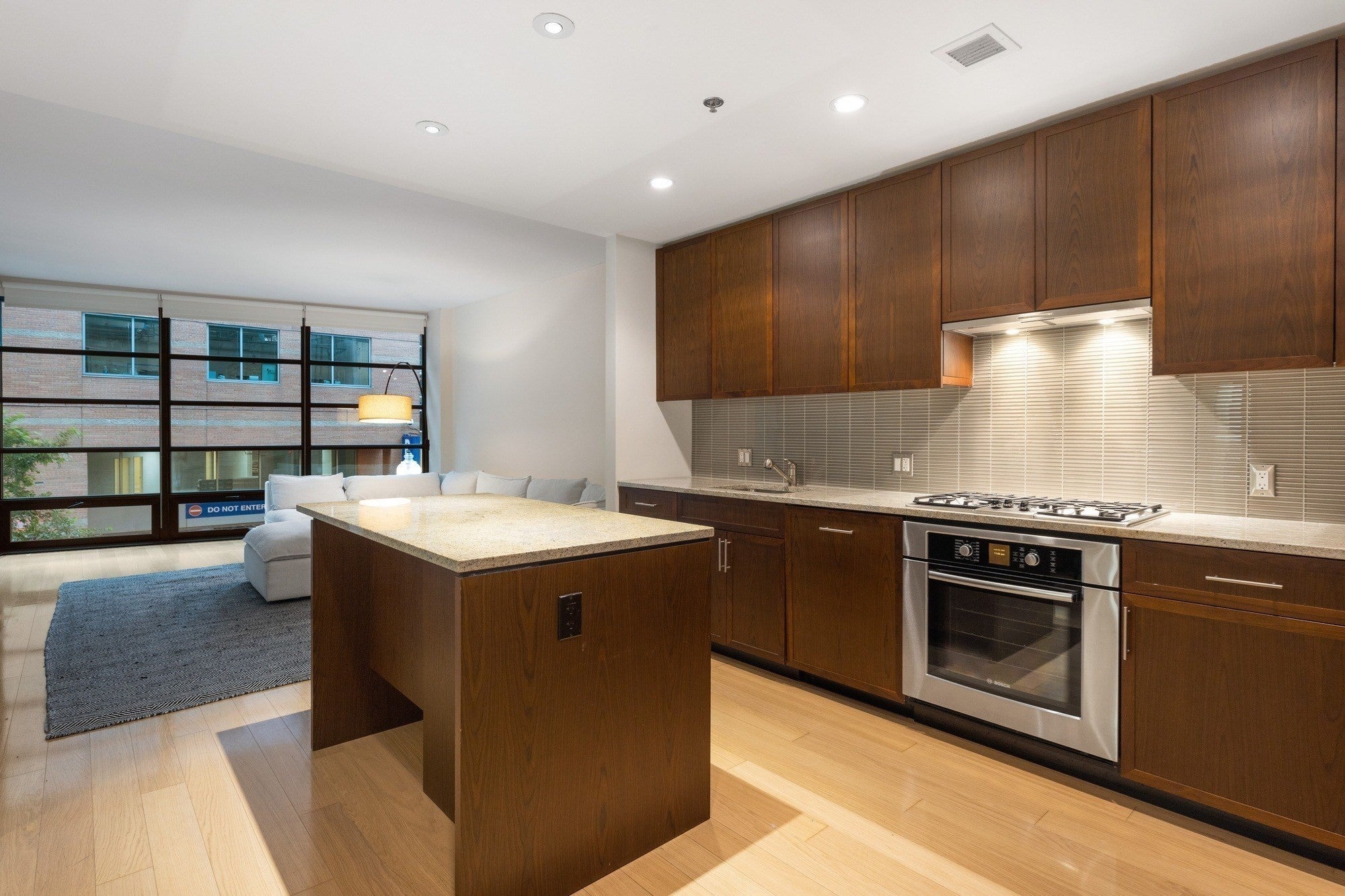 580 Washington 204
