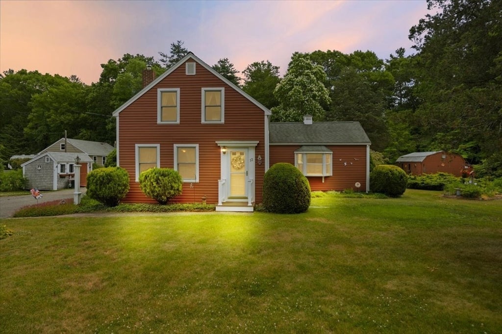 13 Lakeside Ave