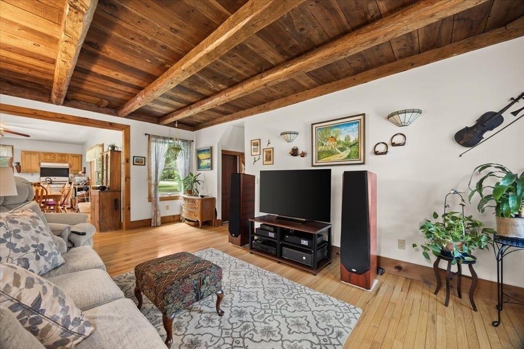 13 Lakeside Ave