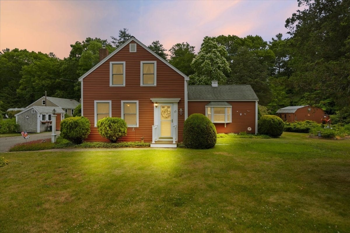 13 Lakeside Ave