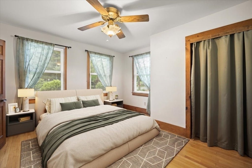 13 Lakeside Ave