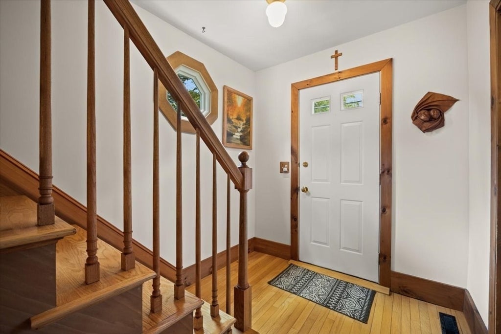 13 Lakeside Ave