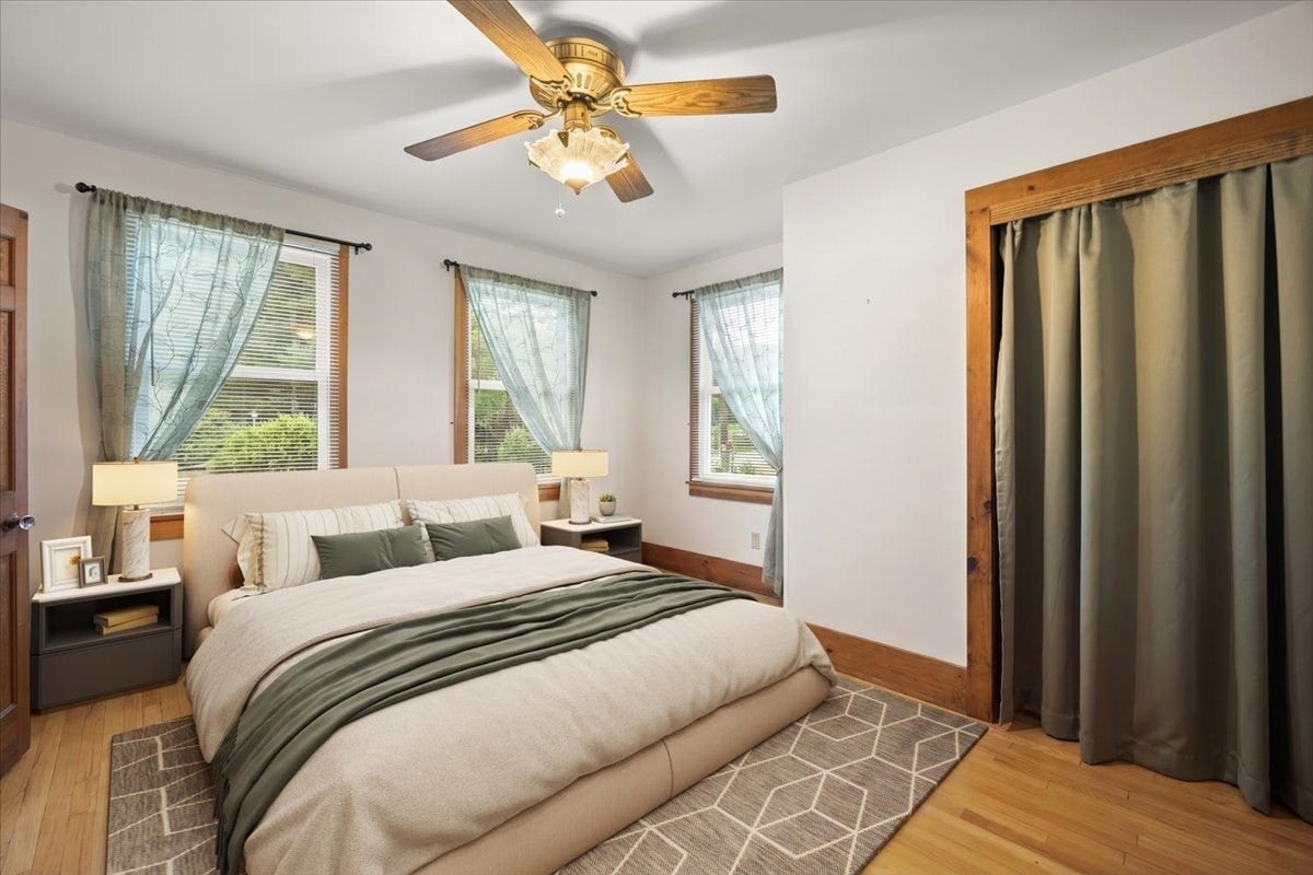 13 Lakeside Ave