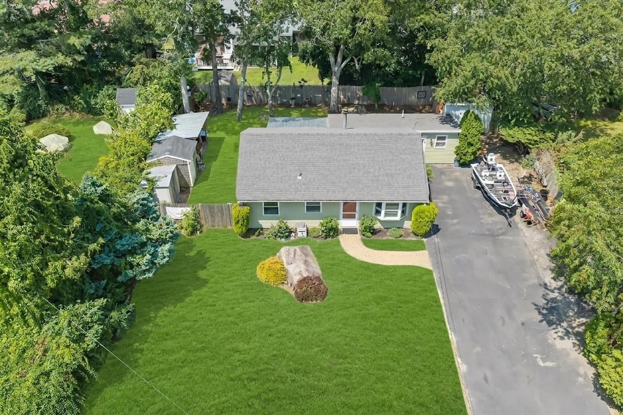5 Birch St, Bourne, MA, 5 Birch St, Bourne, MA Photo #2
