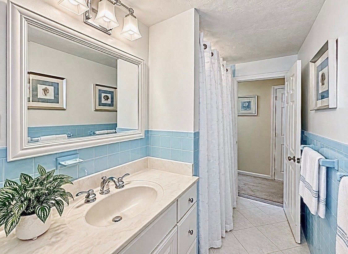 18 Lido LN, Bedford, MA Photo #22