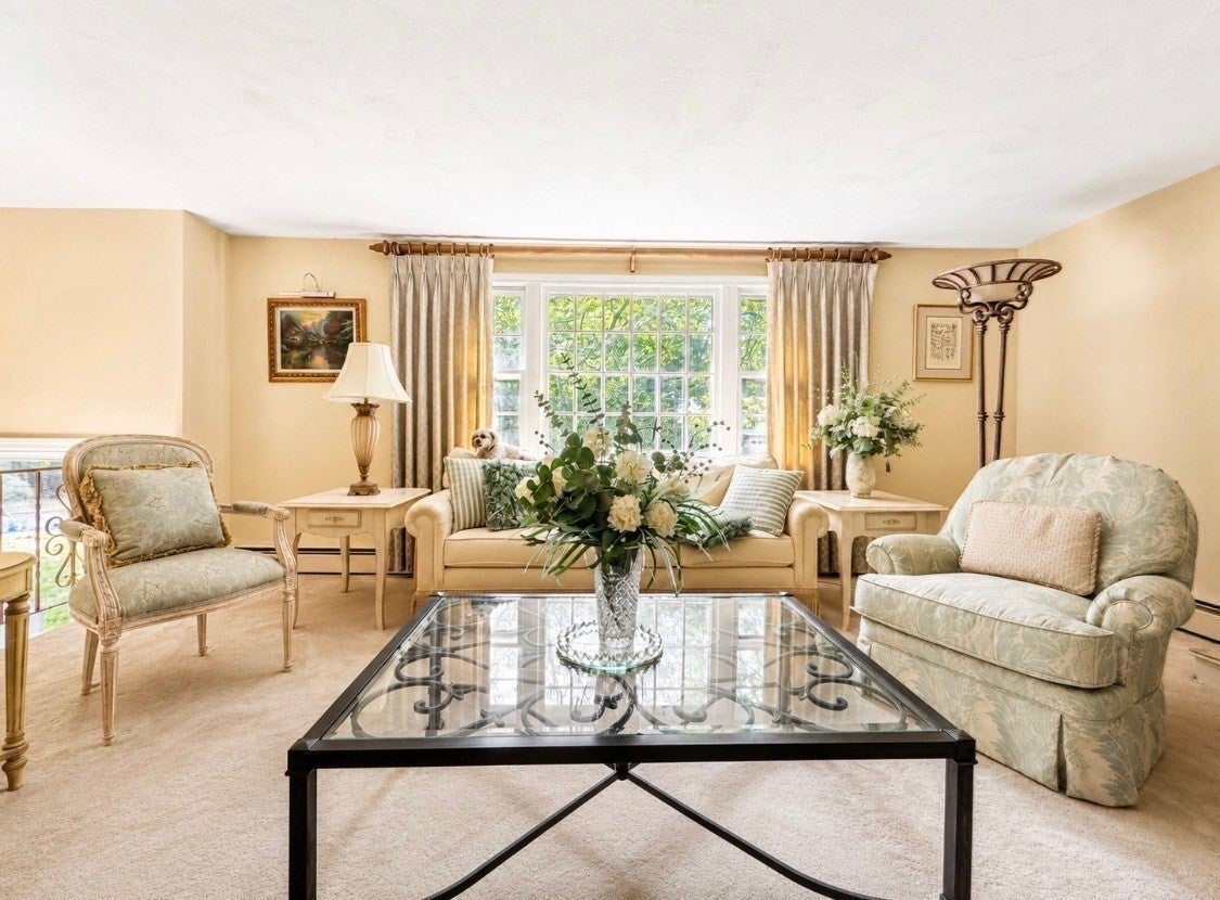 18 Lido LN, Bedford, MA Photo #13