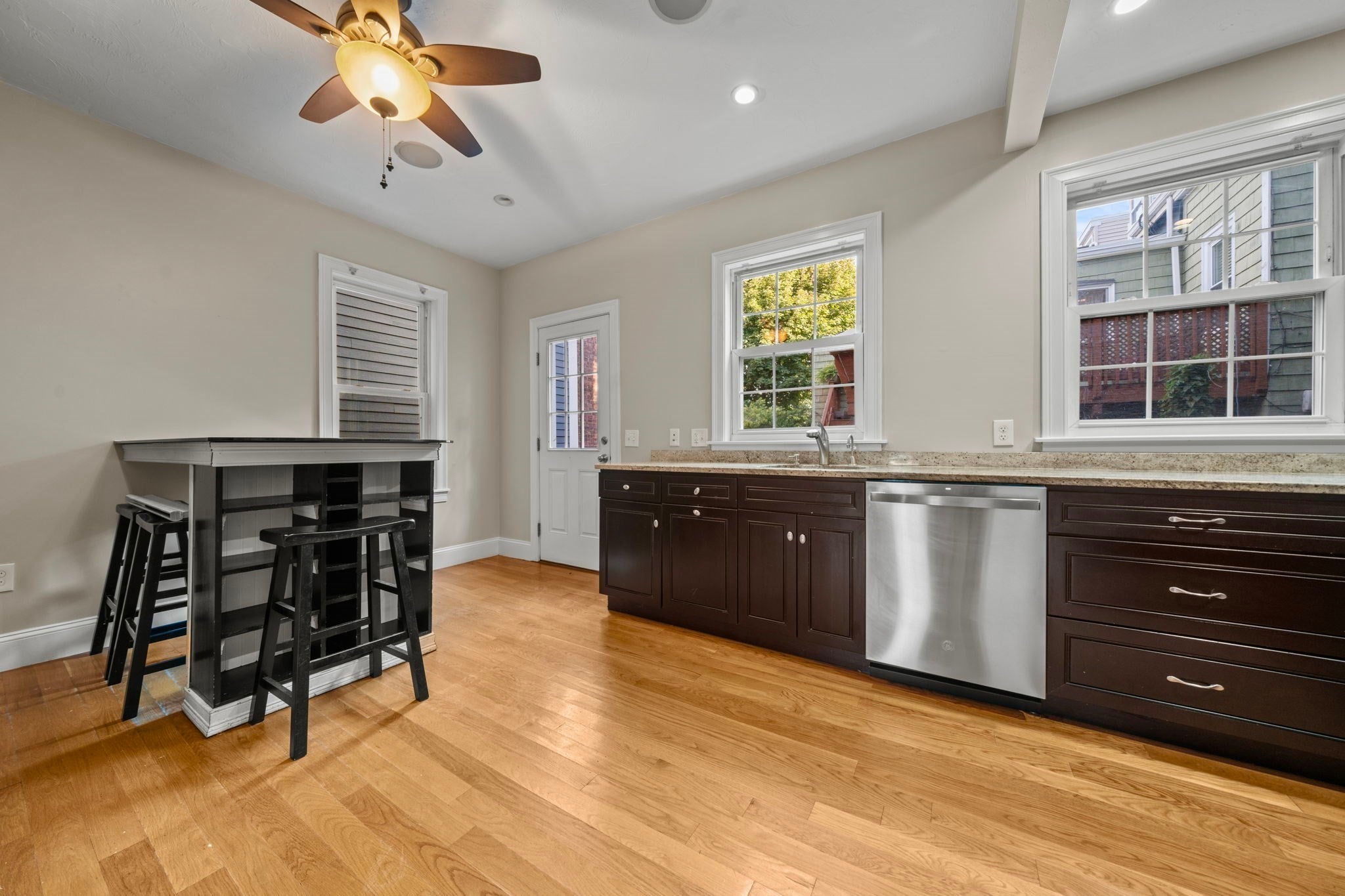 519 E 5th Street, Boston, MA, 519 E 5th Street, Boston, MA Photo #7