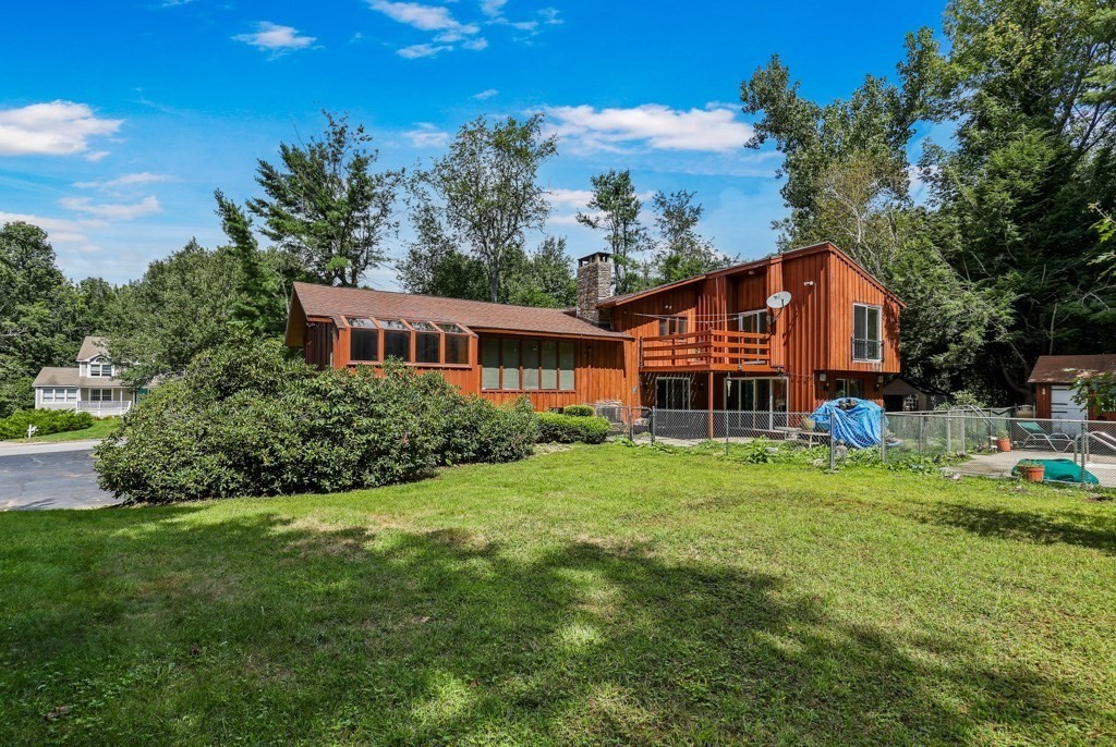 17 Crowningshield Dr