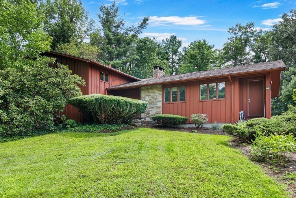 17 Crowningshield Dr