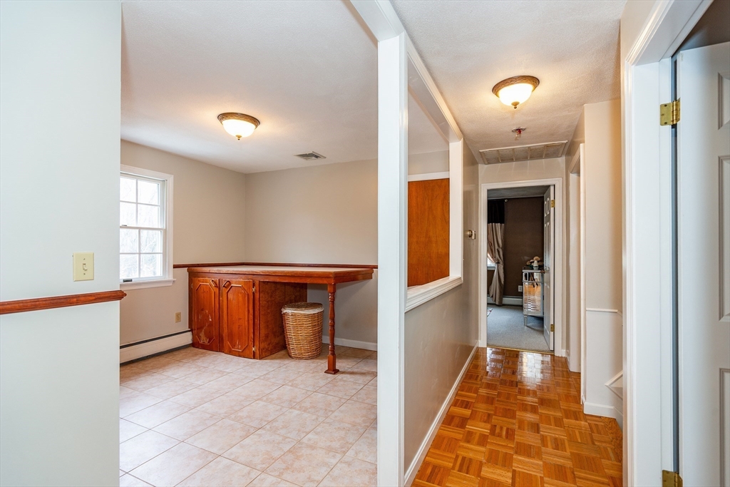 Rehoboth, Massachusetts 02769, United States, 4 Bedrooms Bedrooms, ,3 BathroomsBathrooms,Residential,Active,129785