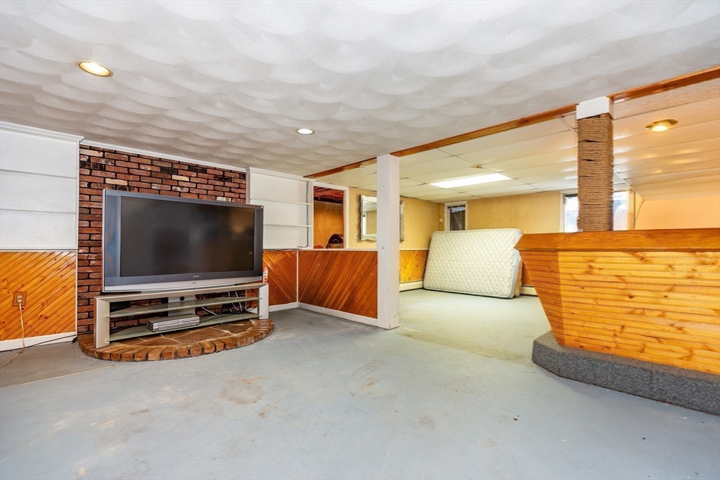 Rehoboth, Massachusetts 02769, United States, 4 Bedrooms Bedrooms, ,3 BathroomsBathrooms,Residential,Active,129785