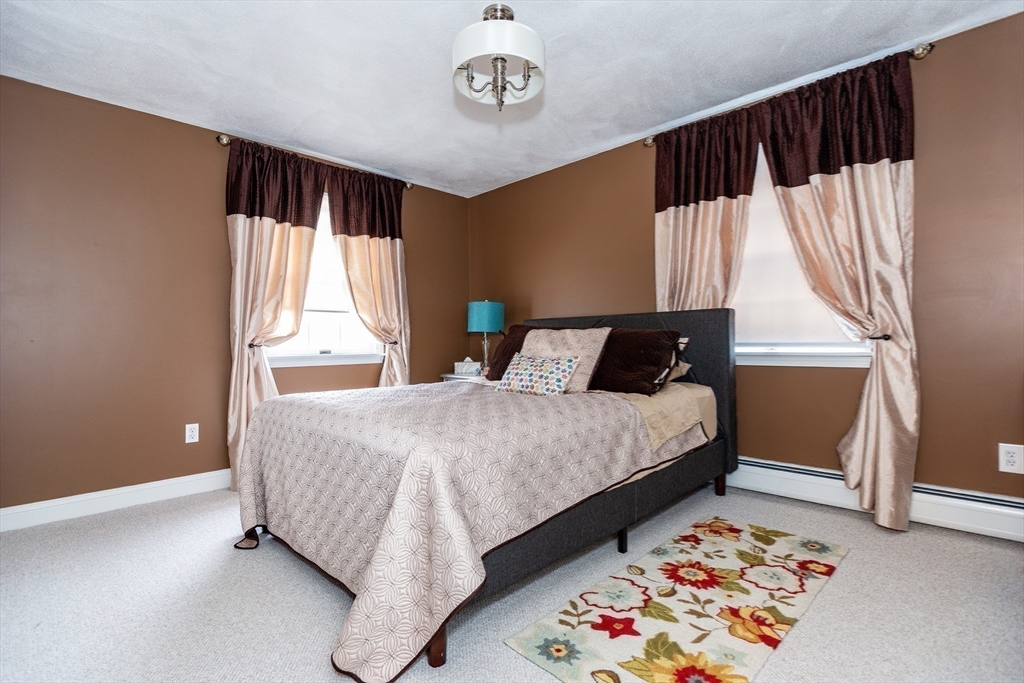 Rehoboth, Massachusetts 02769, United States, 4 Bedrooms Bedrooms, ,3 BathroomsBathrooms,Residential,Active,129785