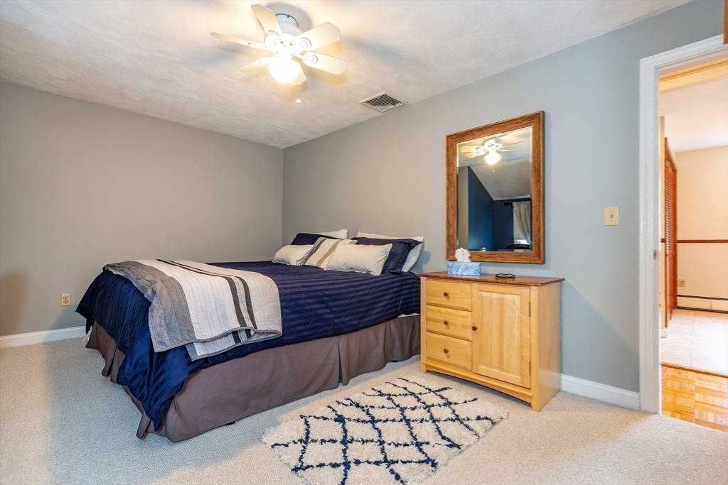 Rehoboth, Massachusetts 02769, United States, 4 Bedrooms Bedrooms, ,3 BathroomsBathrooms,Residential,Active,129785