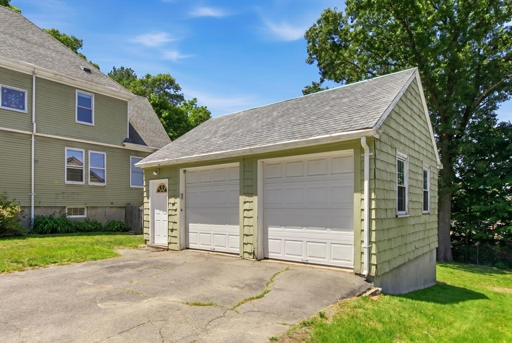 305 Central St