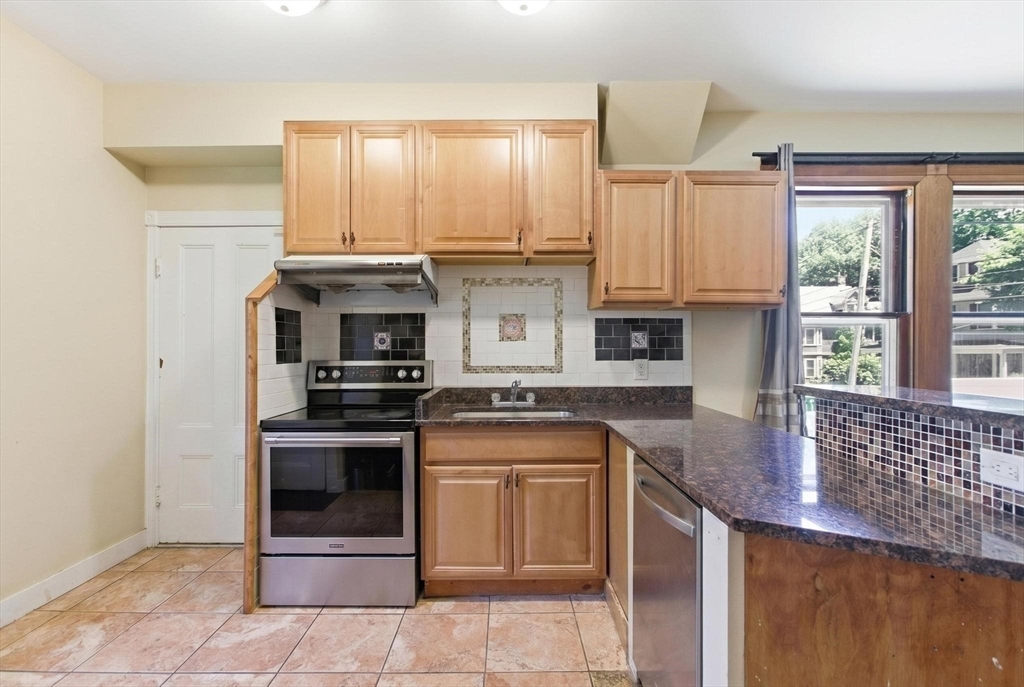 305 Central St
