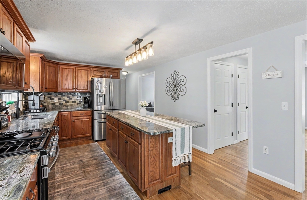 72 Heritage Rd