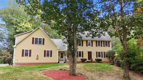 13 Crowe Farm Ln Norton MA 02766