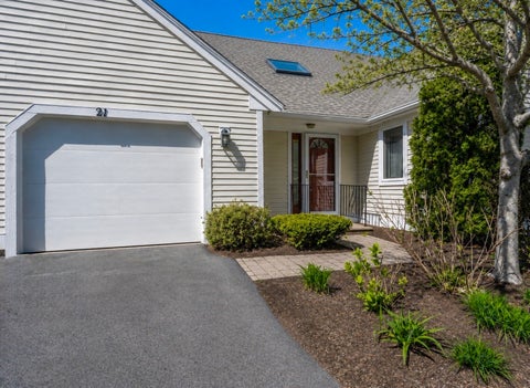 Photo of 21 Rolling Green Ln #140, Mashpee, MA 02649 (MLS # 73525607)