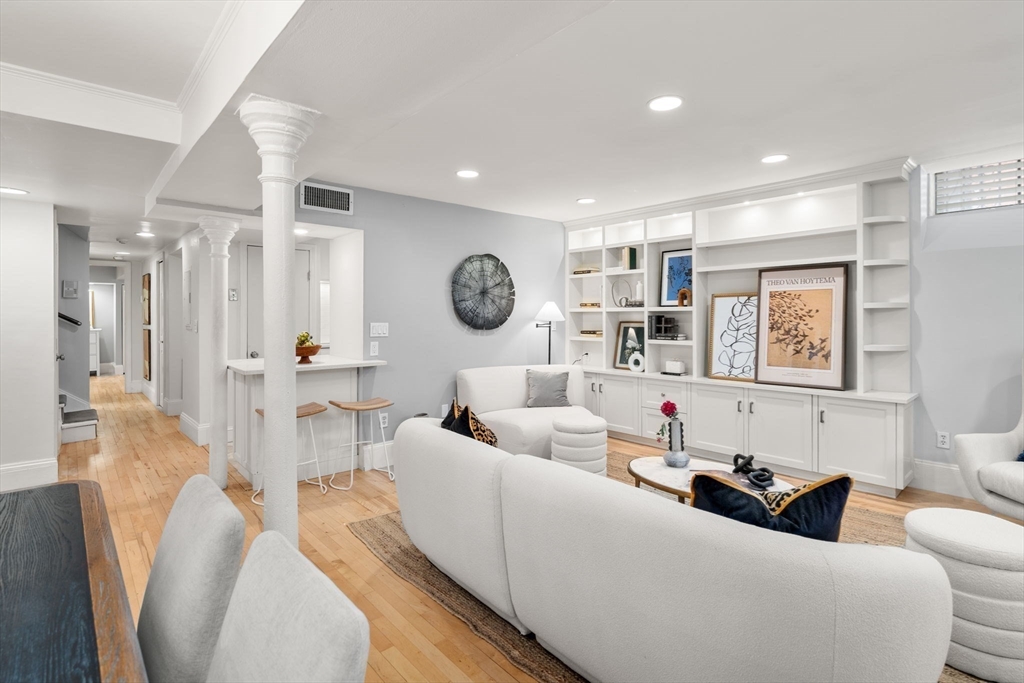 301 Shawmut 30