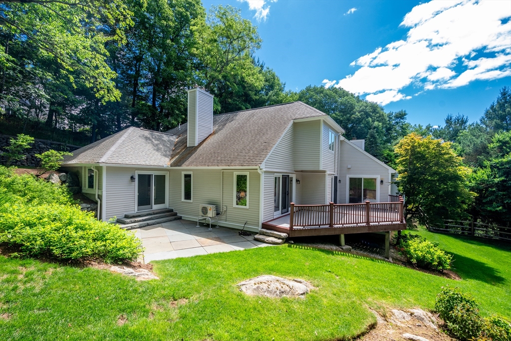 15 Fieldstone Dr