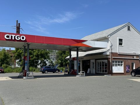 260 College St. Amherst MA 01002