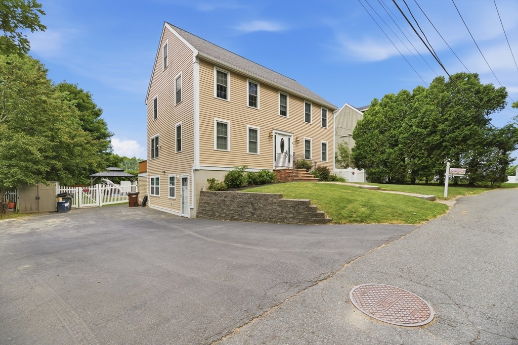 11 Amesbury Avenue
