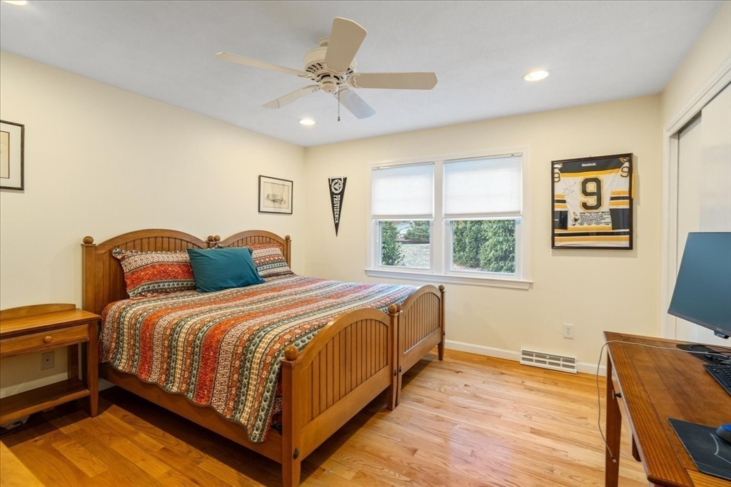 Dover, Massachusetts 02030, United States, 4 Bedrooms Bedrooms, ,3 BathroomsBathrooms,Residential,Active,97979