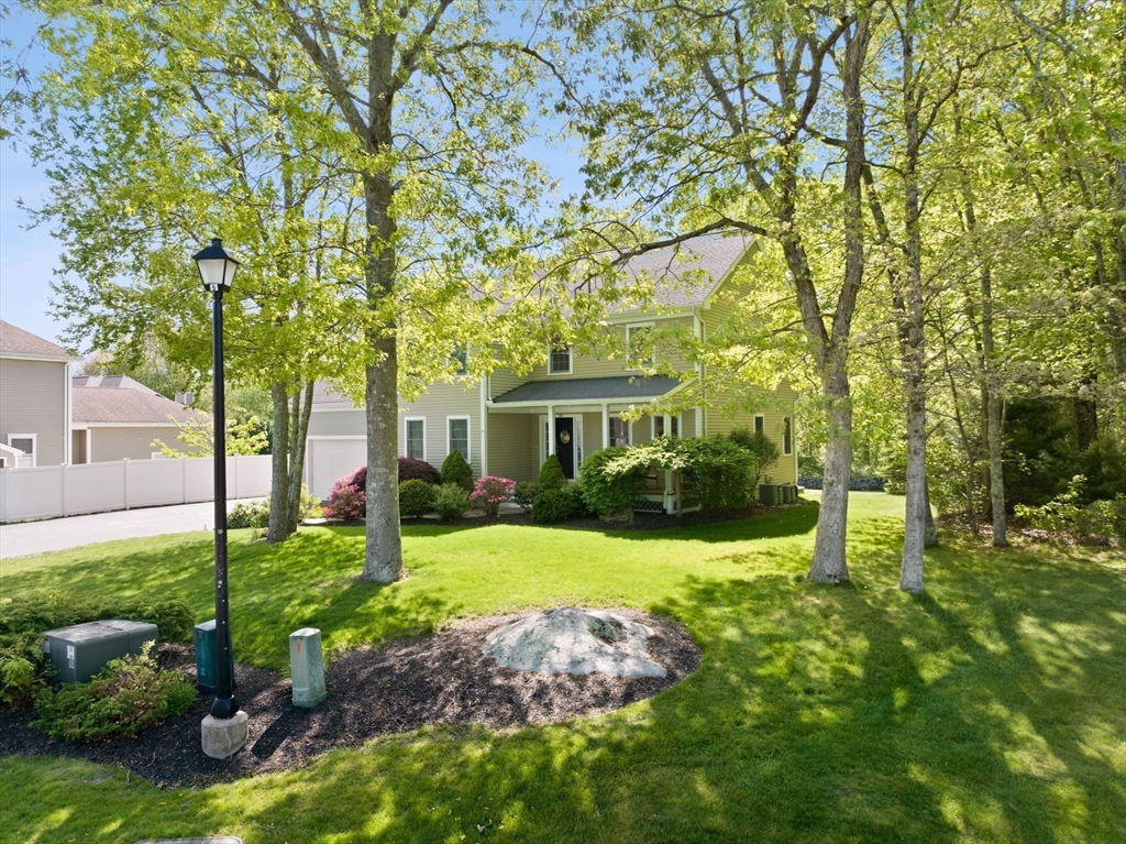 90 Sutherland Dr